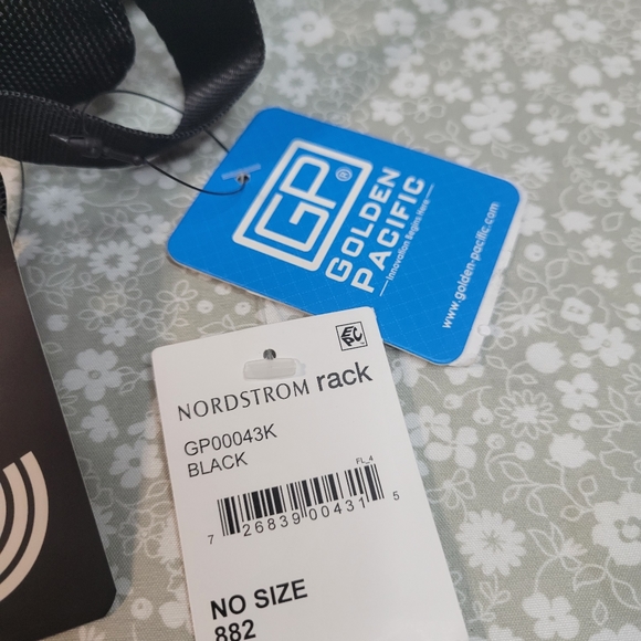 Men Golden Pacific Canvas Backpack - Picture 7 of 7